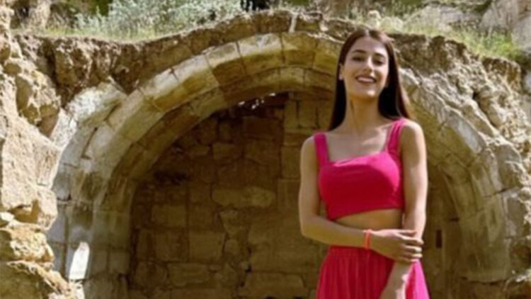 Ebru Dirici yalnız yaşadığı evinde ölü bulundu