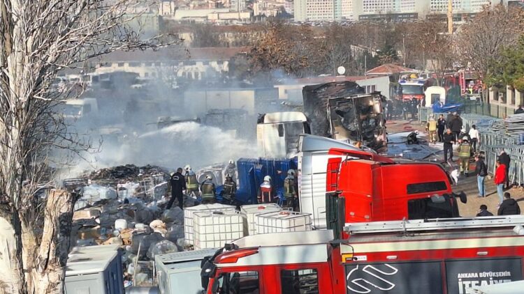 Yediemin otoparkında alkol yüklü TIR'lar yandı