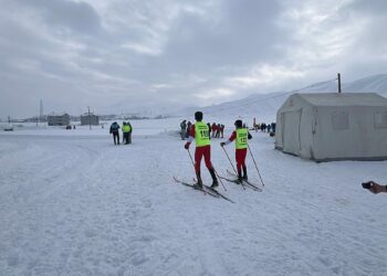 Yüksekova'da Türkiye Kayaklı Koşu Eleme Yarışması başladı