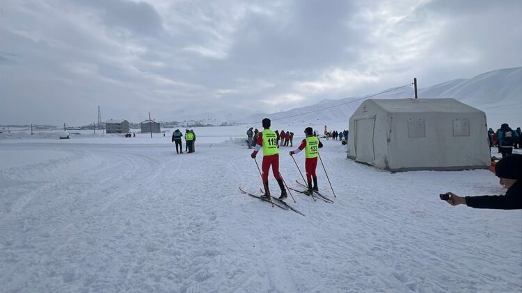 Yüksekova'da Türkiye Kayaklı Koşu Eleme Yarışması başladı