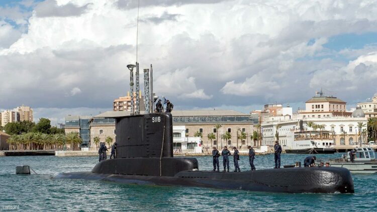 Yunanistan'ı karıştıran 'Poseidon' denizaltısı parlamentoya taşındı