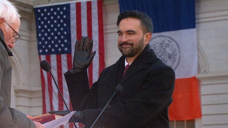 New York Belediye Başkanı Zohran Mamdani, halka açık törende yemin etti