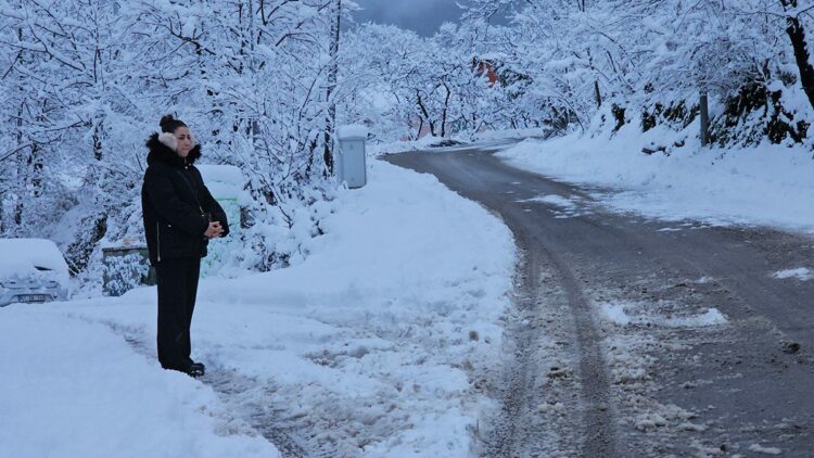Zonguldak kar altında; 133 köy yolu ulaşıma kapandı