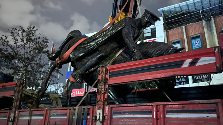 Gebze'de Atatürk Anıtı krizi; Atatürk Anıtı mevcut yerine yeniden taşınacak