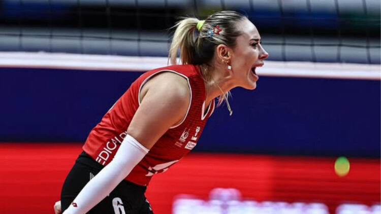 Voleybolcu Derya Çayırgan ve 12 isim gözaltında