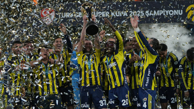 Fenerbahçe Süper Kupa'yı aldı