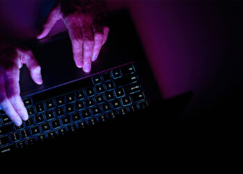 Dijital tespihler ve klavye bordo berelileri; Bir "Survivor" Türkiye analizi