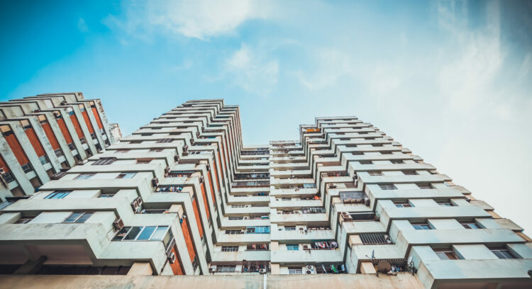 İzmir'de 96 bin 998 konut satıldı