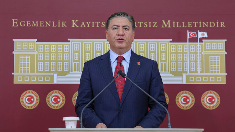 Meclis'ten Aziz İhsan Aktaş'a özel yasa geçirildi!