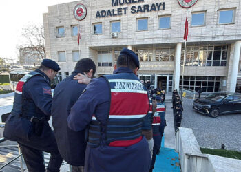 Muğla merkezli DEAŞ operasyonunda gözaltına alınan 18 şüpheli adliyede