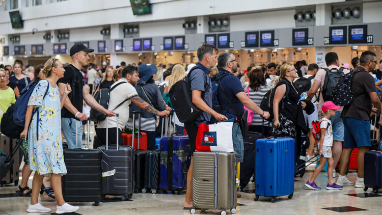 Antalya'ya gelen İngiliz ve Polonyalı yolcu sayısı arttı