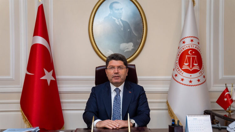 Uluslararası hukuku ve siyasi meşruiyeti ihlal eden hiçbir girişimi kabul etmeyiz