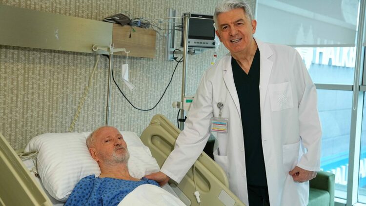 12 santimlik anevrizma kapalı yöntemle onarıldı