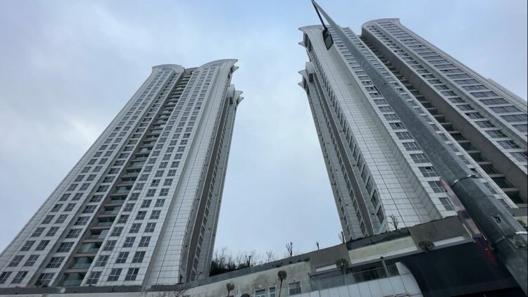 12 yaşındaki Fikret Ömer 30'uncu kattan düşerek hayatını kaybetti