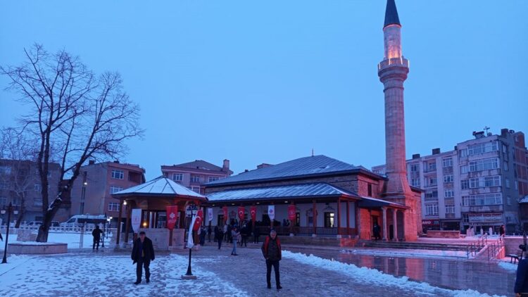 5 asırlık Muradiye Camisi, Berat Kandili'nde yeniden ibadete açıldı