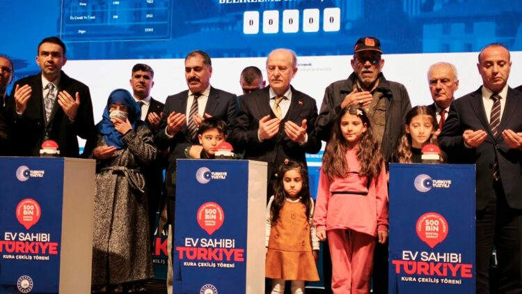 500 bin konut projesi kapsamında Mersin'de kuralar çekildi