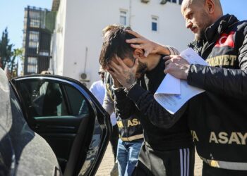 7 aylık hamile eşini vuran şüpheli ormanda yakalandı