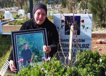 8 bıçak darbesiyle öldürülen Batuhan’ın annesi adalet istedi
