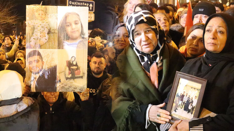 Adıyaman’da Asrın Felaketinin 3'üncü yıldönümünde 'sessiz' yürüyüş