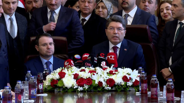 Akın Gürlek Adalet Bakanlığı görevini devraldı