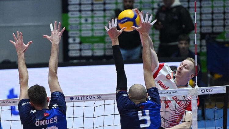 Altekma adını yarı finale yazdırdı