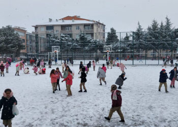 Beytüşşebap'ta eğitime kar engeli