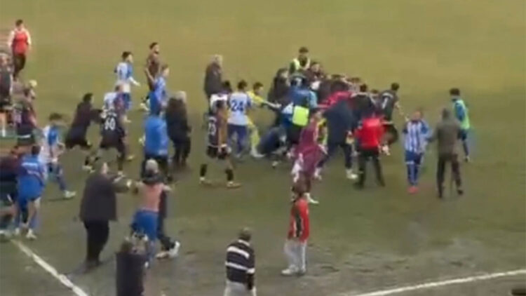 Bölgesel Amatör Lig'de kavga: 3 yaralı