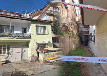 Ankara'da toprak kayması; 4 katlı apartman tahliye edildi