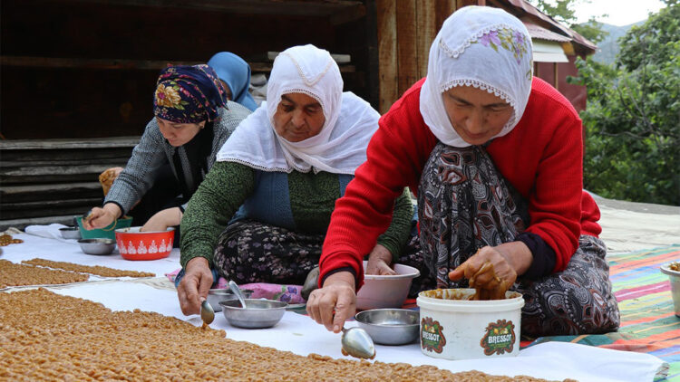 Asırlık kış lezzeti; keş tatlısı sofralara geliyor