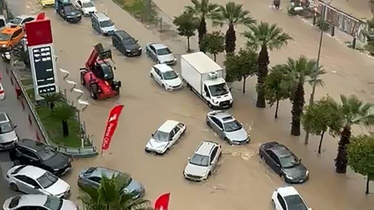 Adana'da metrekareye 138 kilo yağış düştü