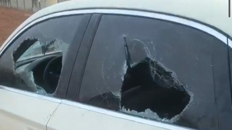 Alkol alıp kaza yaptıkları otomobili kurşunladılar; 2 gözaltı