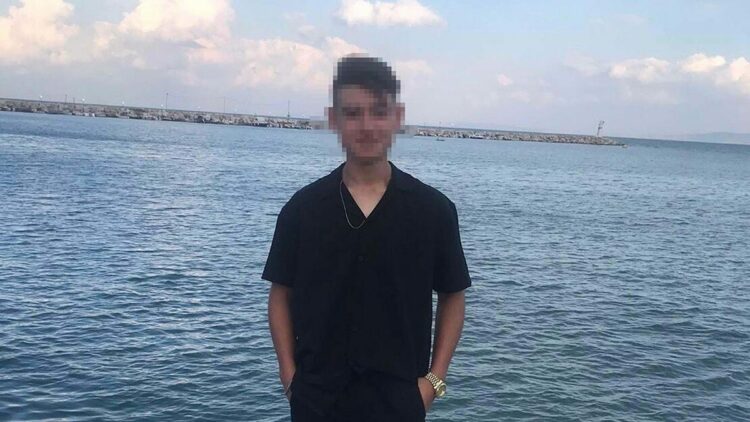 Annesiyle tartışan üvey babasını av tüfeği ile öldürdü