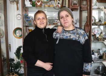 Antika merakı, iki kız kardeşin mesleği oldu