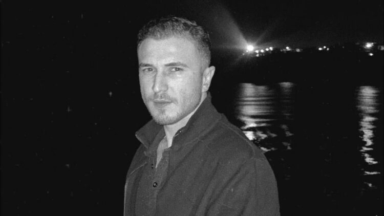 Arnavutköy'de tartıştığı kardeşini silahla öldürdü 