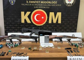 Atölyeye çevrilen evde kalem görünümlü silahlar ele geçirildi
