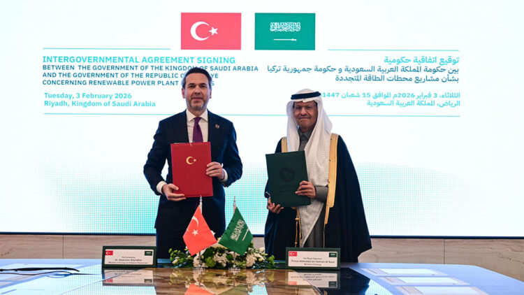 Suudi Arabistan ile 2 milyar dolarlık bir enerji yatırımı anlaşması imzalandı