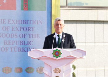 Bakan Bolat, Türkmenistan Türk İhraç Ürünleri Fuarı'nın açılışına katıldı