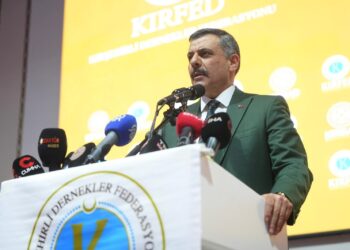 Bakan Çiftçi'den operasyonda yaralanan uzman çavuşa 'geçmiş olsun' telefonu