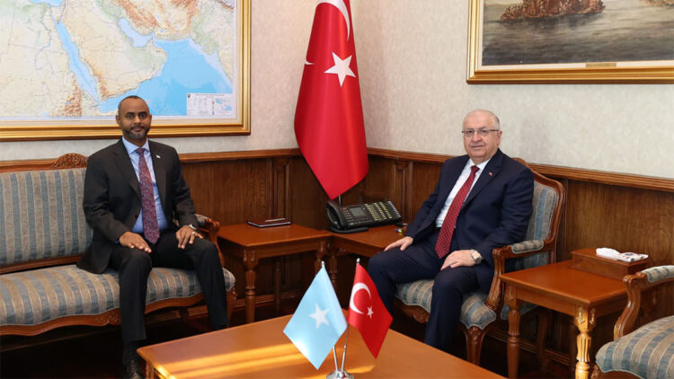 Bakan Güler, Somali Limanlar ve Deniz Ulaştırma Bakanı Nur ile görüştü