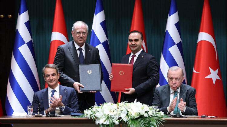 Bakan Kacır, Yunanistan Kalkınma Bakanı ile bir araya geldi