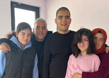 Bakanlığın devreye girdiği otizmli Muhammet, yeni merkezde ailesi ile buluştu