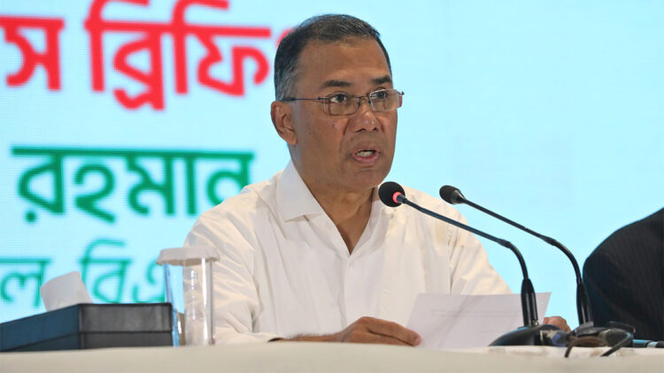 Tarık Rahman yemin edip göreve başladı