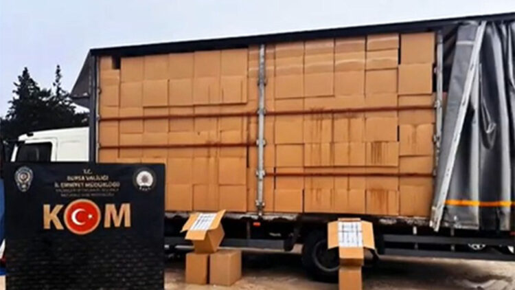 Bursa'da 8 milyon 700 bin bandrolsüz boş makaron ele geçirildi