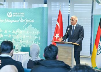 Bakan Ersoy, Berlin'de Yunus Emre Enstitüsü'nü ziyaret etti
