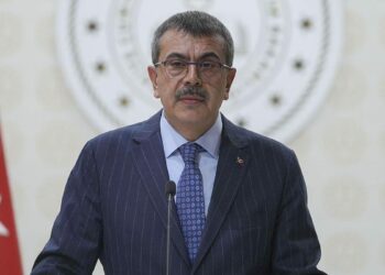 Bakan Tekin'den 'laiklik bildirisi' açıklaması: Davayı açtım
