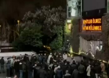 Bakırköy'de uyuşturucu satıcılarına operasyon; 19 gözaltı