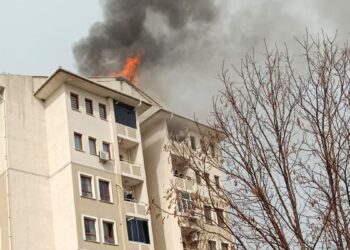 Batman'da 9 katlı binada yangın; 21 kişi dumandan etkilendi