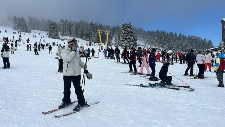 'Beyaz Cennet' Uludağ'da Sevgililer Günü yoğunluğu
