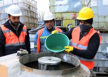 Binaların sıvılaşan zeminleri ‘bor’ katkılı formül enjekte edilerek güçlendiriliyor