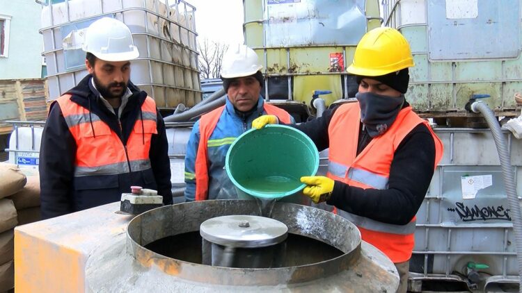 Binaların sıvılaşan zeminleri ‘bor’ katkılı formül enjekte edilerek güçlendiriliyor